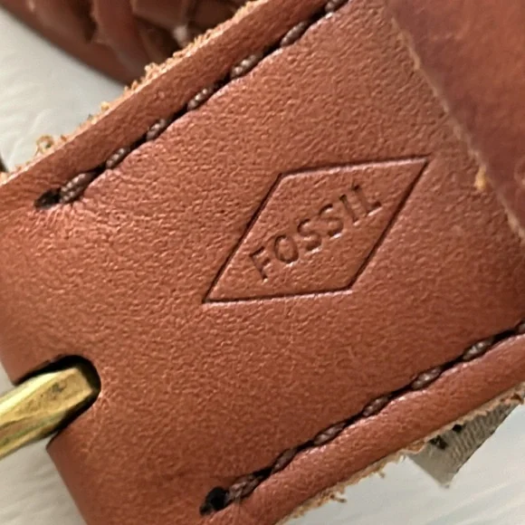 FOSSIL woven leather belt with gold toned buckle, women’s Medium - Picture 2 of 8